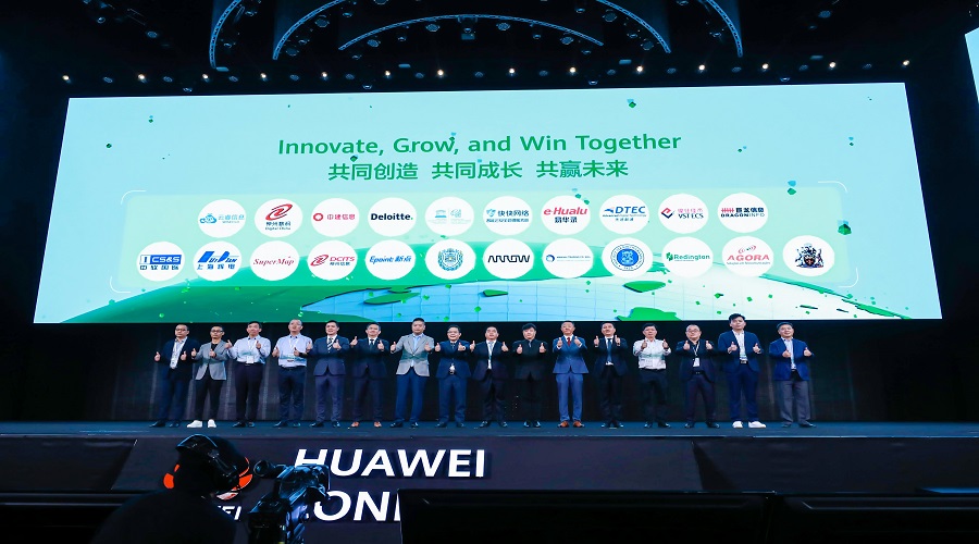 Huawei: Creating New value with synergy across five tech domains