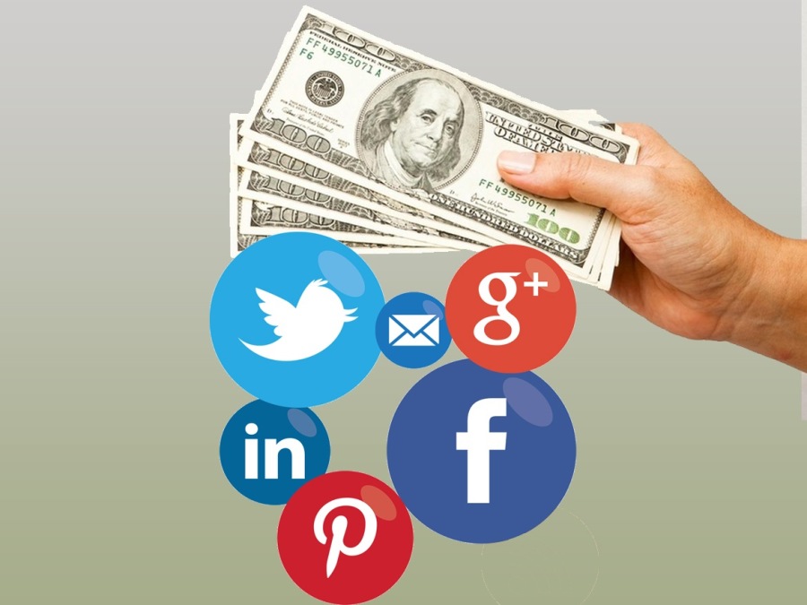 How to earn money Using Social Media (with tips)