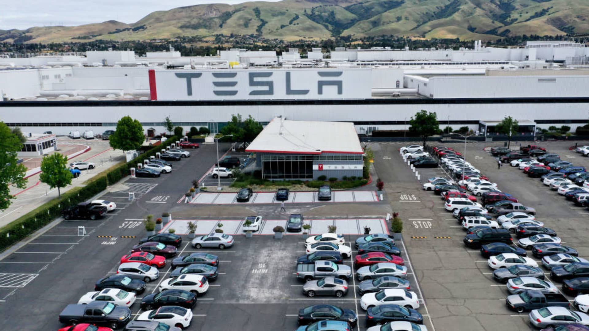 Tesla nearing deal with India for car exports and $2 billion plant