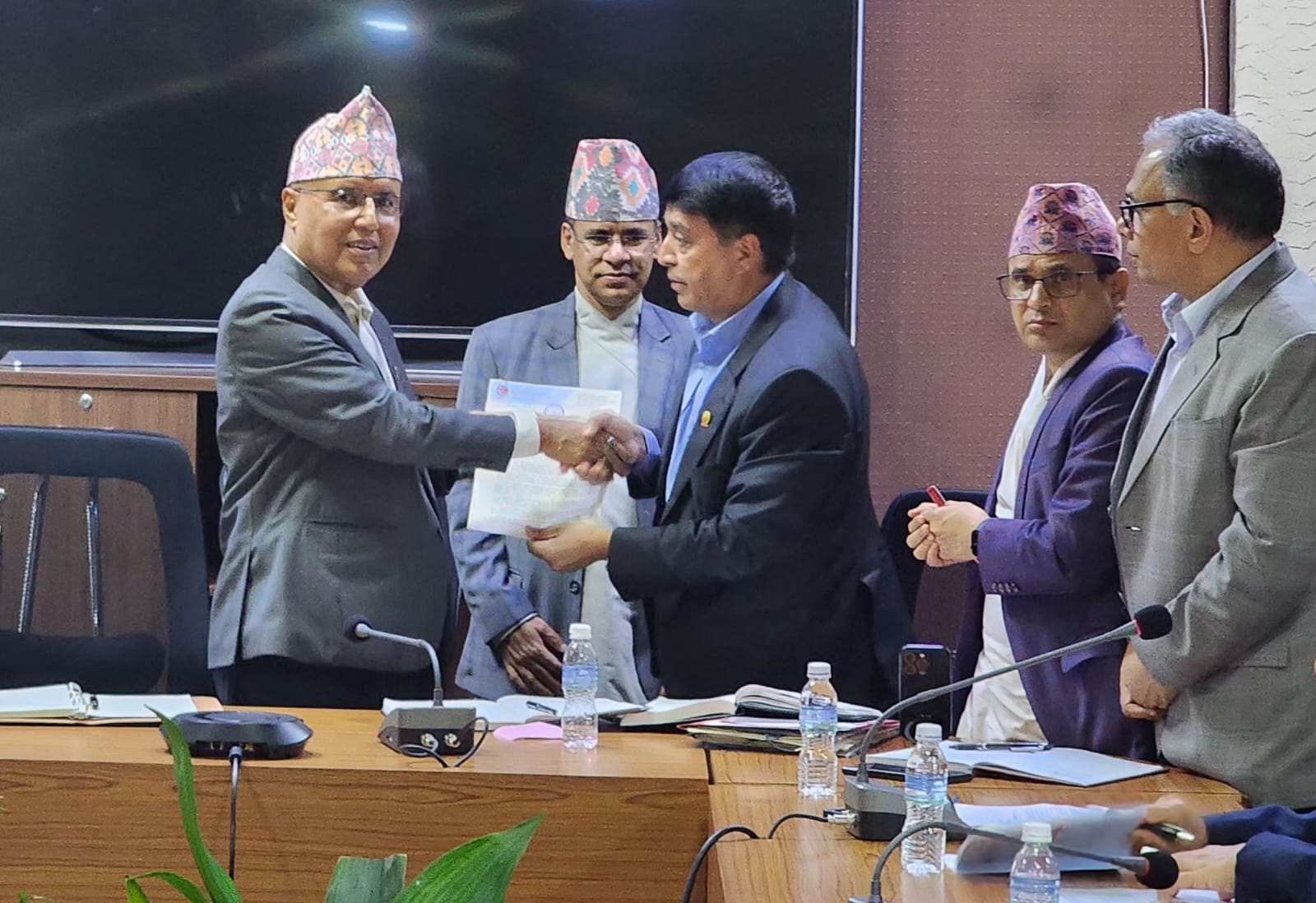 Private sector pledges support for economic revival