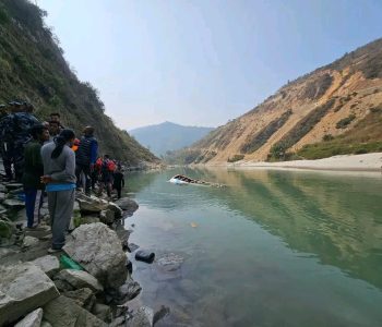 Ramechhap bus tragedy: Death toll rises to 9, Armed Police divers continue river search